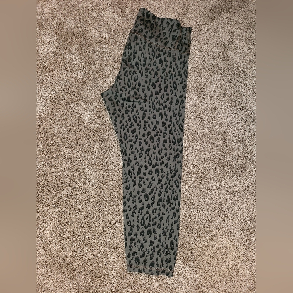 Old Navy Olive Green Cheetah Print Leggings